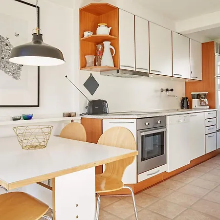 Сasa de vacaciones 5 Person On A In *